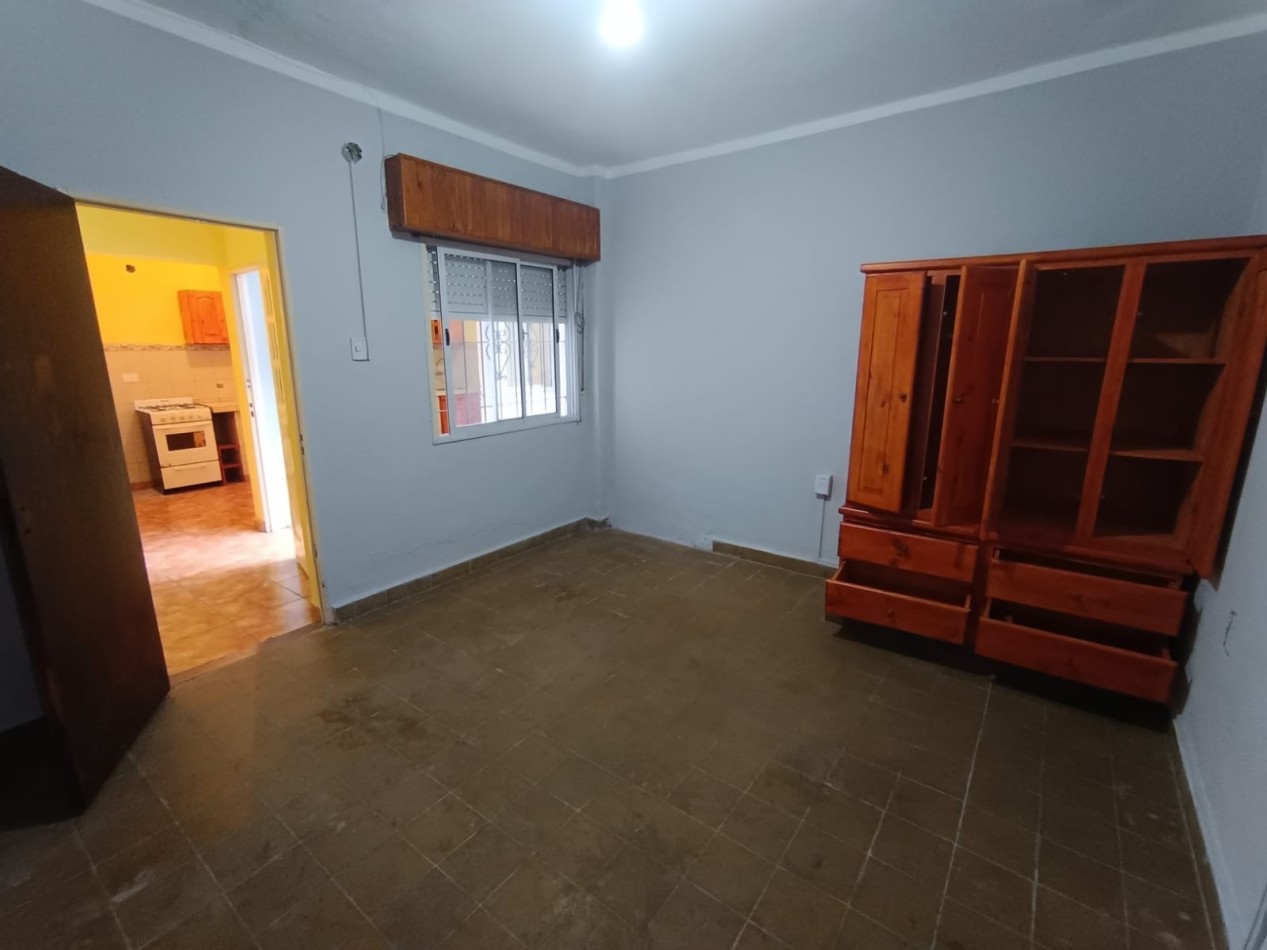 Alquiler 2 ambientes PH Castelar