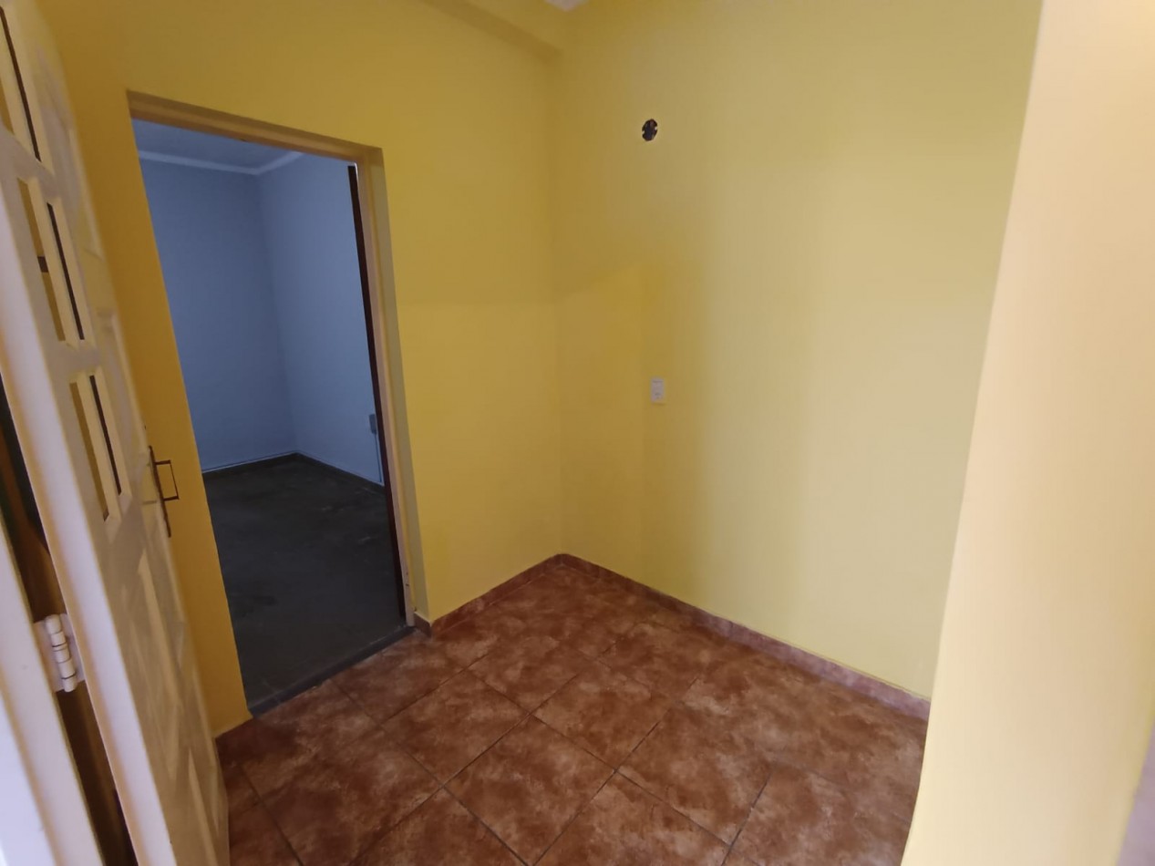 Alquiler 2 ambientes PH Castelar