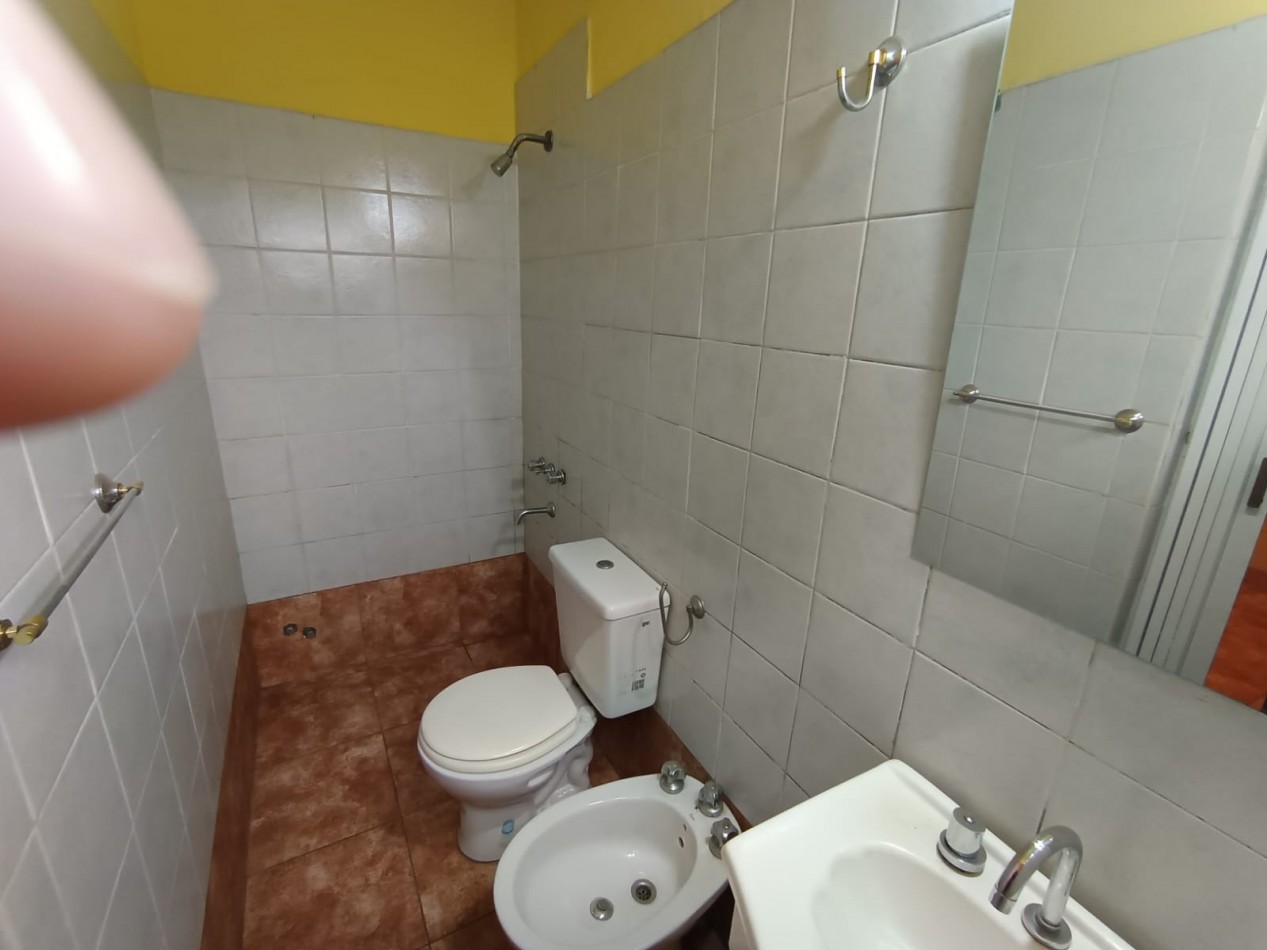 Alquiler 2 ambientes PH Castelar