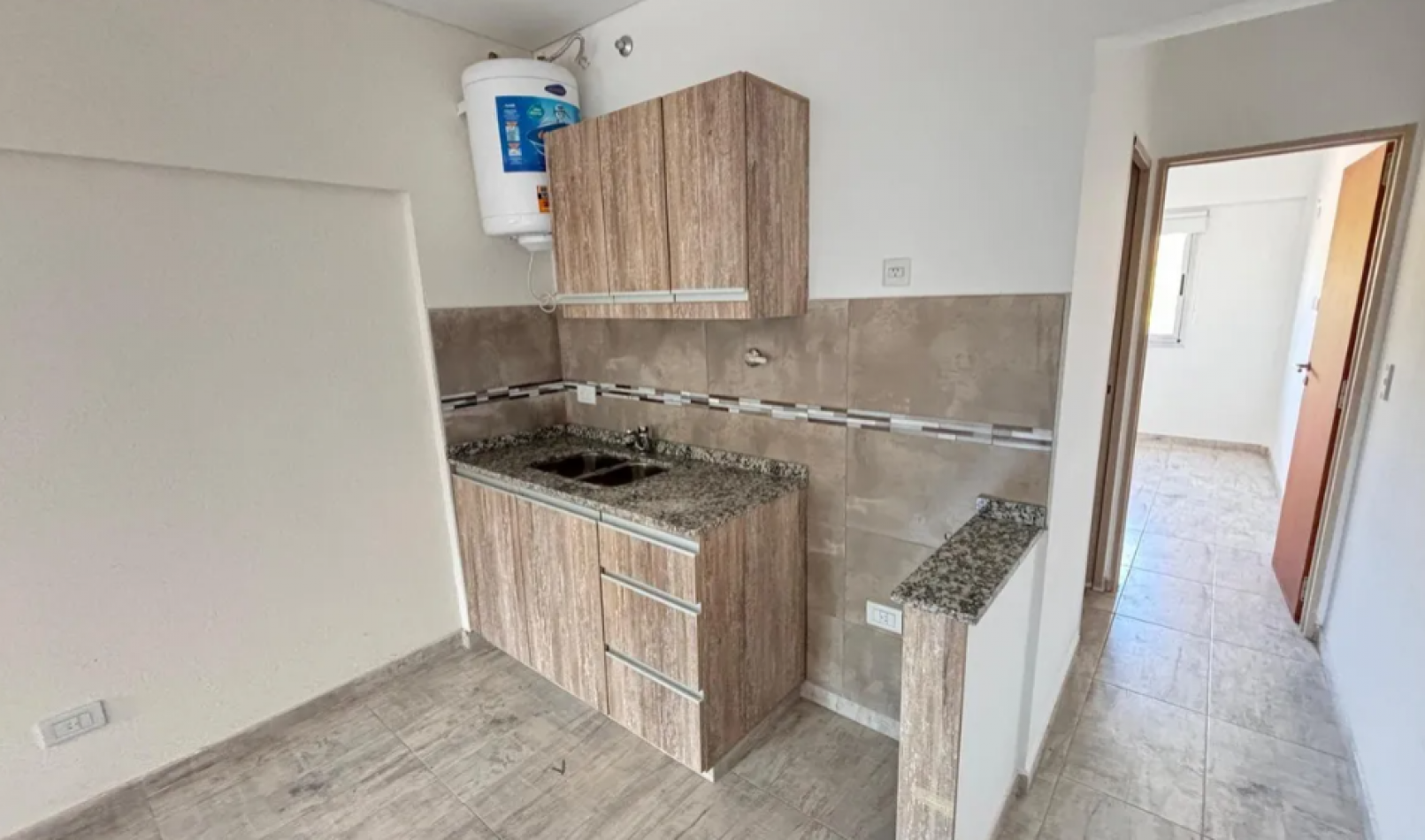 Departamento De Dos Ambientes En Venta, Moron- Con Cochera Y Baulera