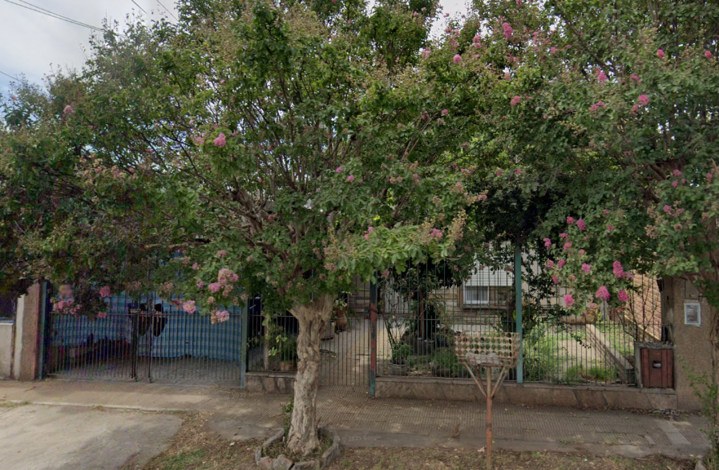 Venta casa americana en lote de 388m2 Ituzaingo zona industrial