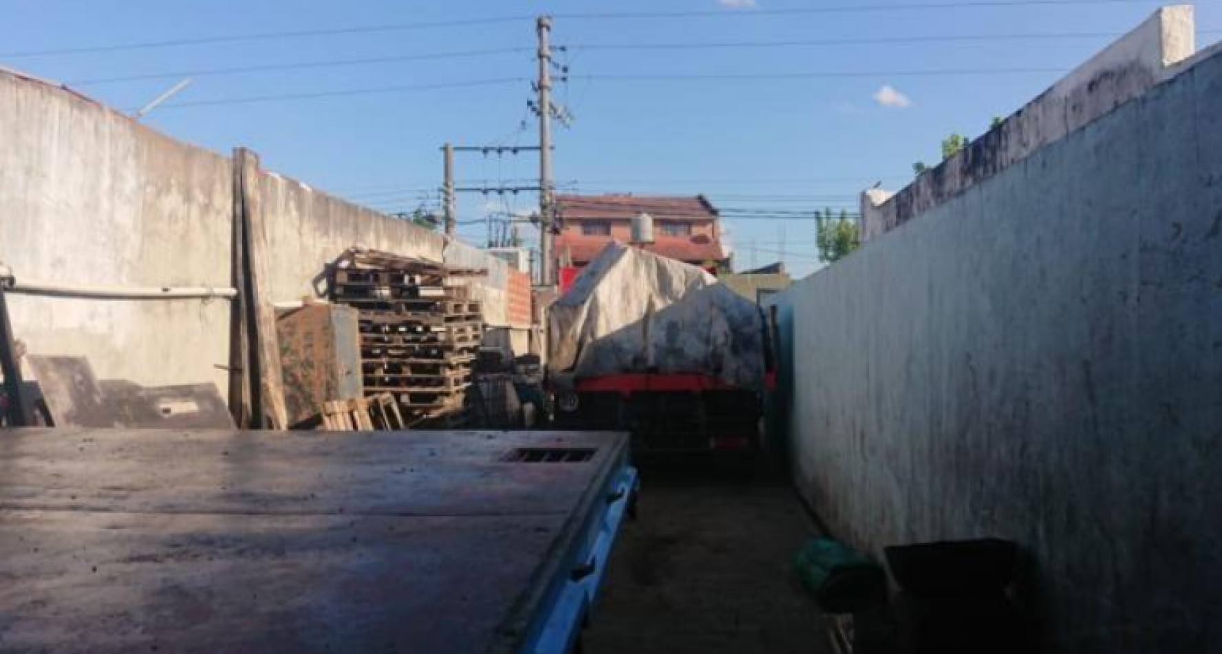 Oportunidad Galpon Mas Casa de 3 Amb. Hurlingham