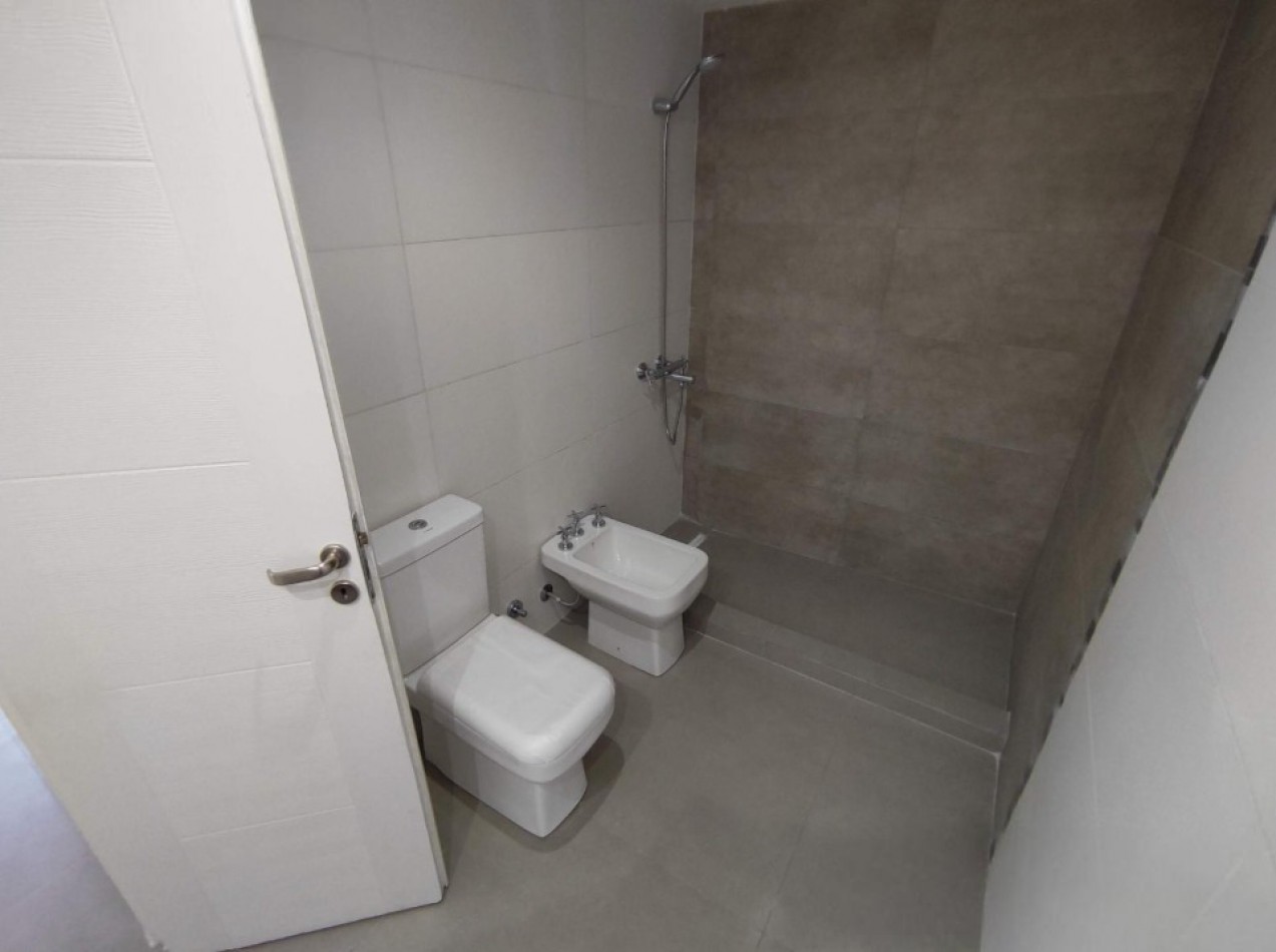 Venta departamento 2 ambientes con con cochera Moron
