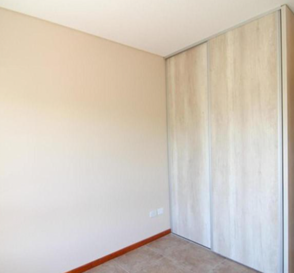 Venta Departamento 2 ambientes c cochera Castelar Sur