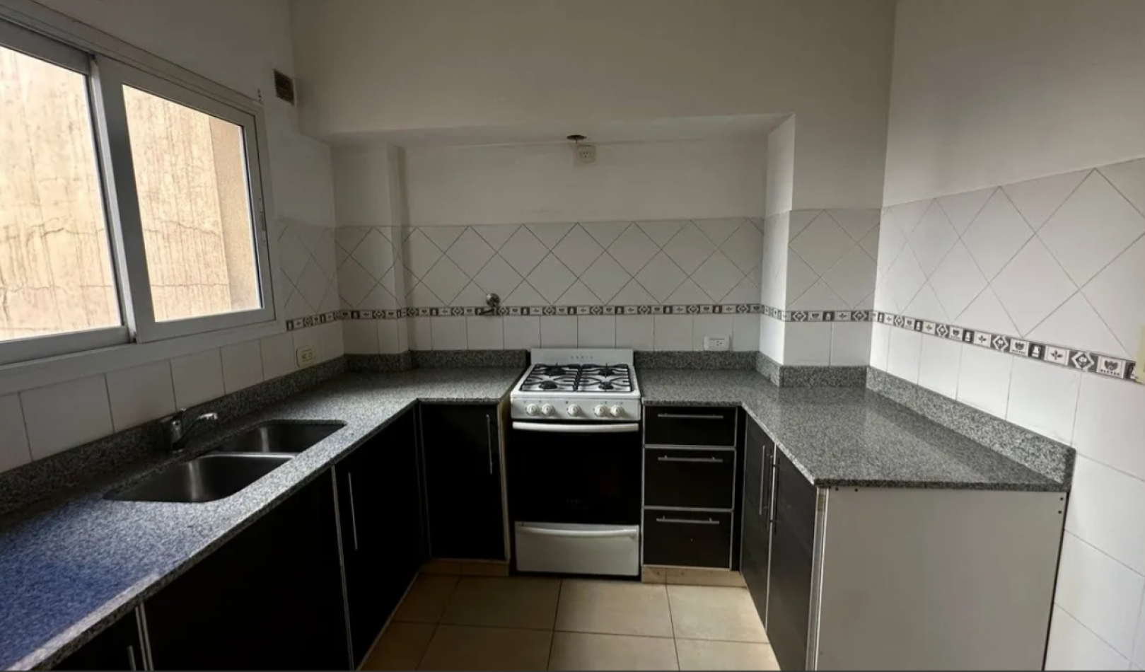 Venta departamento 2 ambientes con cochera Moron