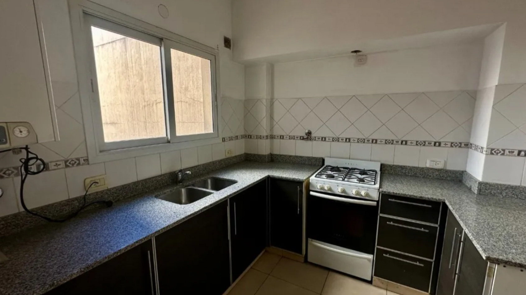 Venta departamento 2 ambientes con cochera Moron
