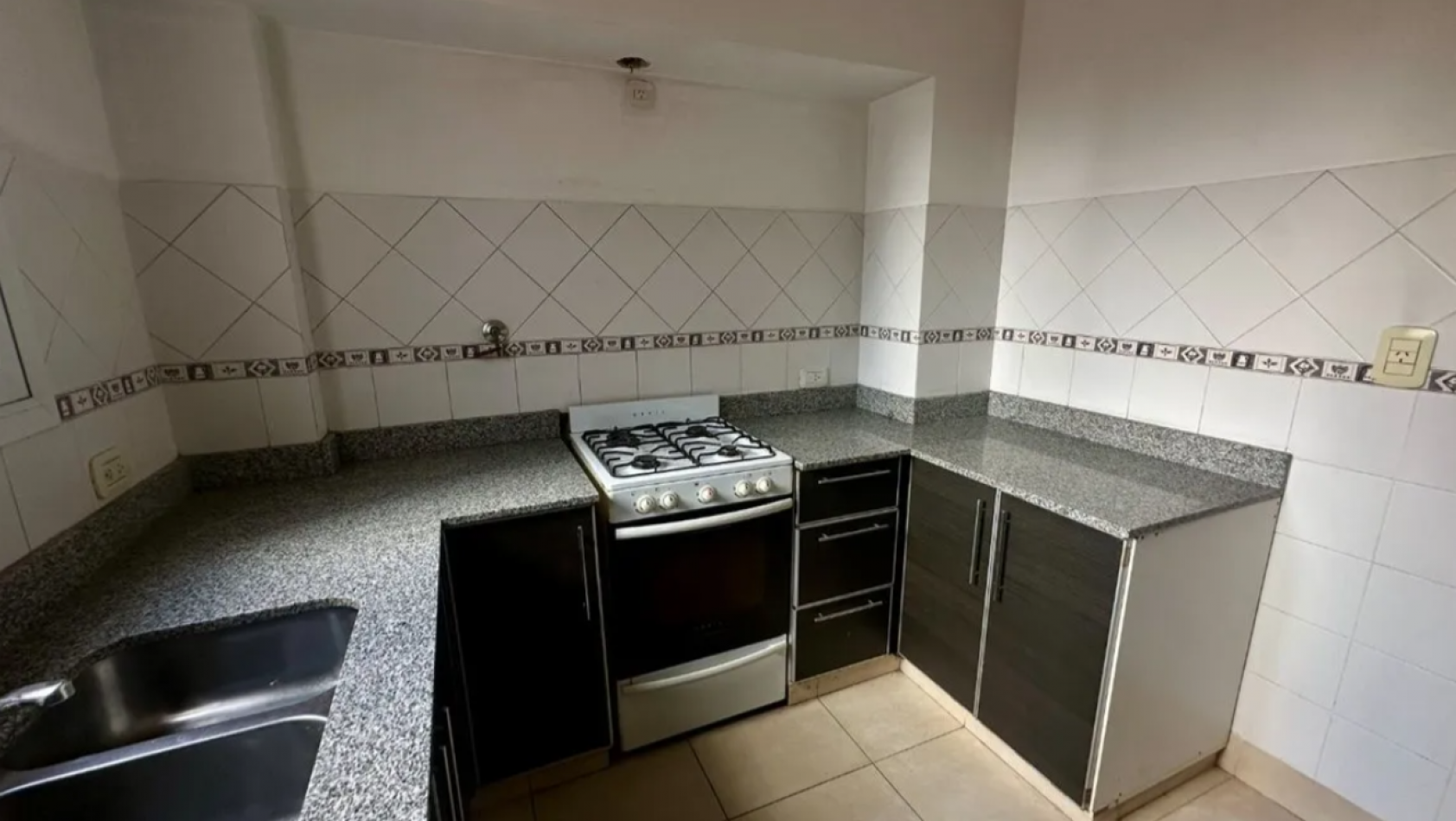 Venta departamento 2 ambientes con cochera Moron
