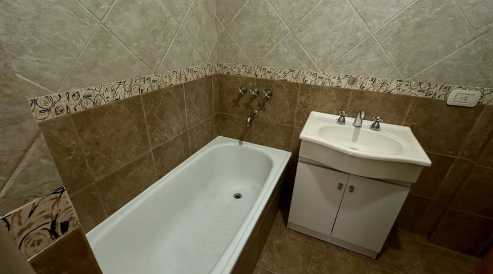 Venta departamento 2 ambientes con cochera Moron