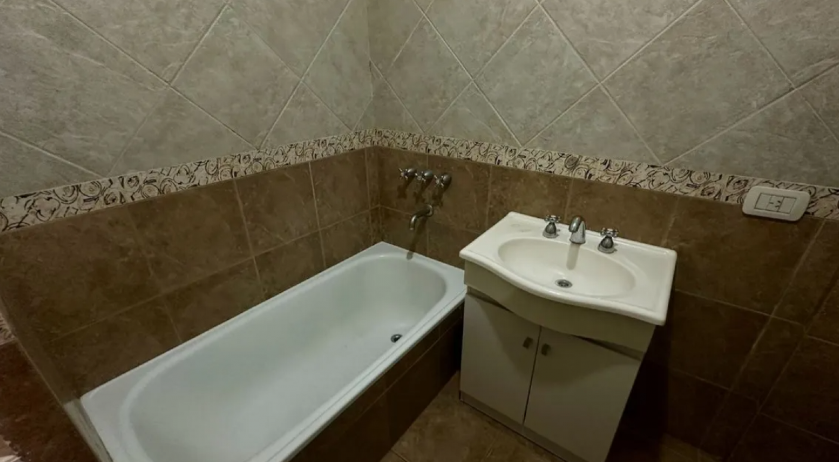 Venta departamento 2 ambientes con cochera Moron