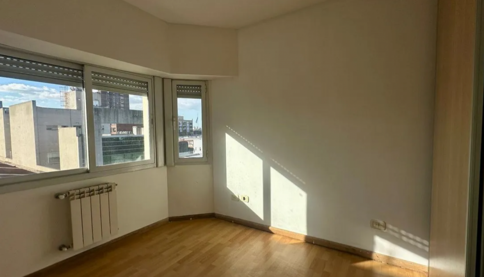 Venta departamento 2 ambientes con cochera Moron