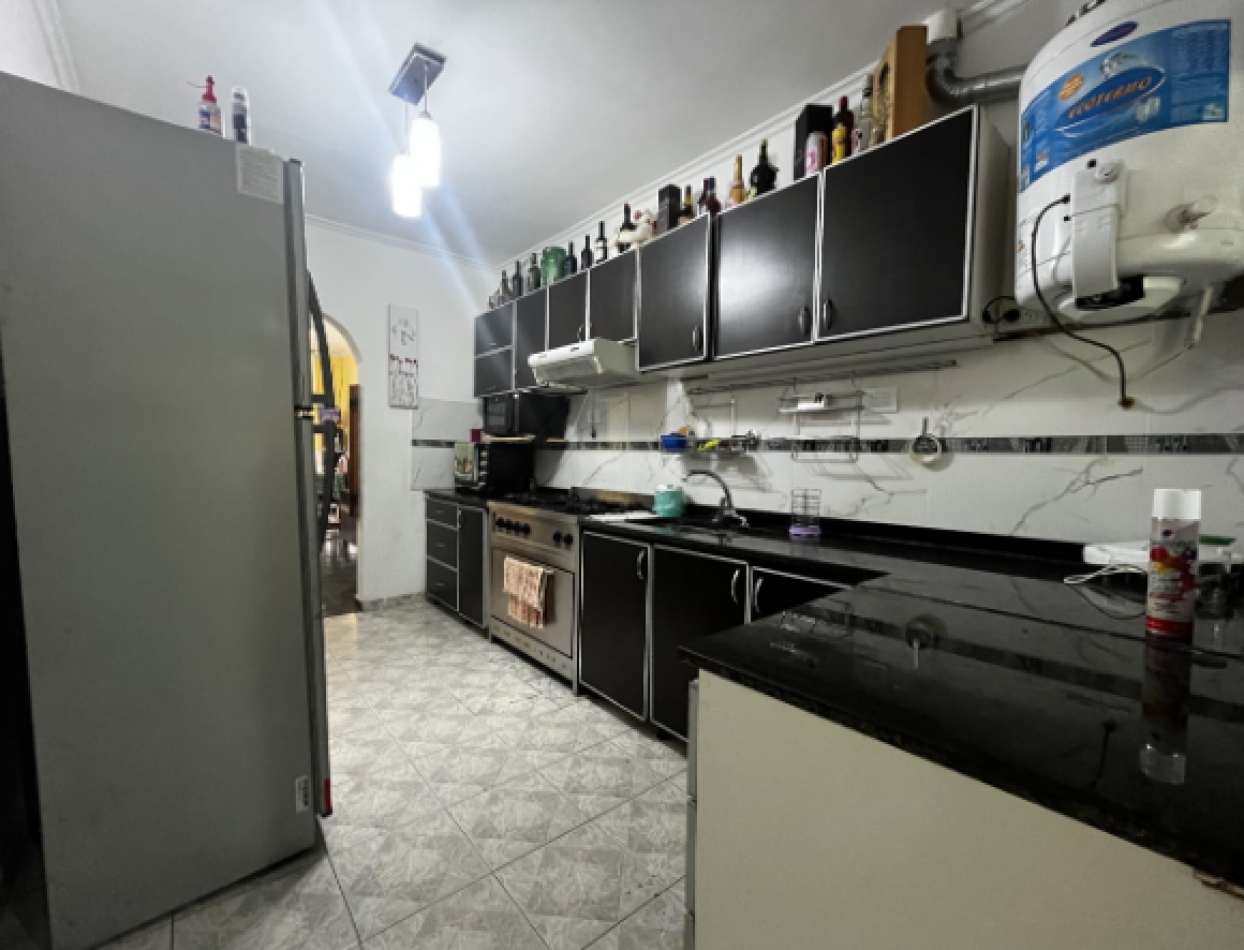 Casa 4 ambientes con garage Castelar Sur