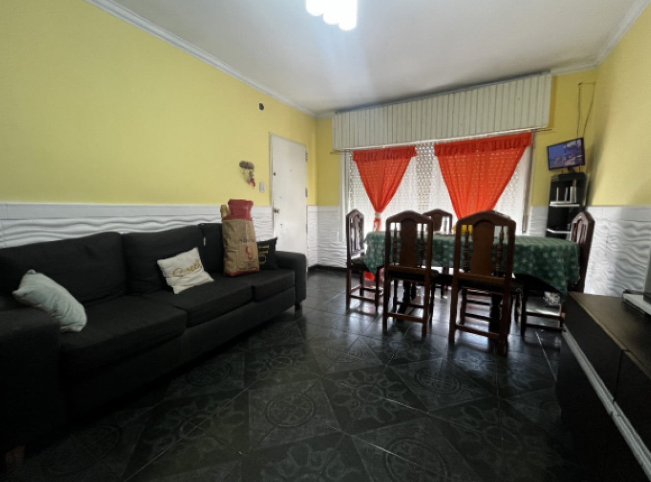 Casa 4 ambientes con garage Castelar Sur