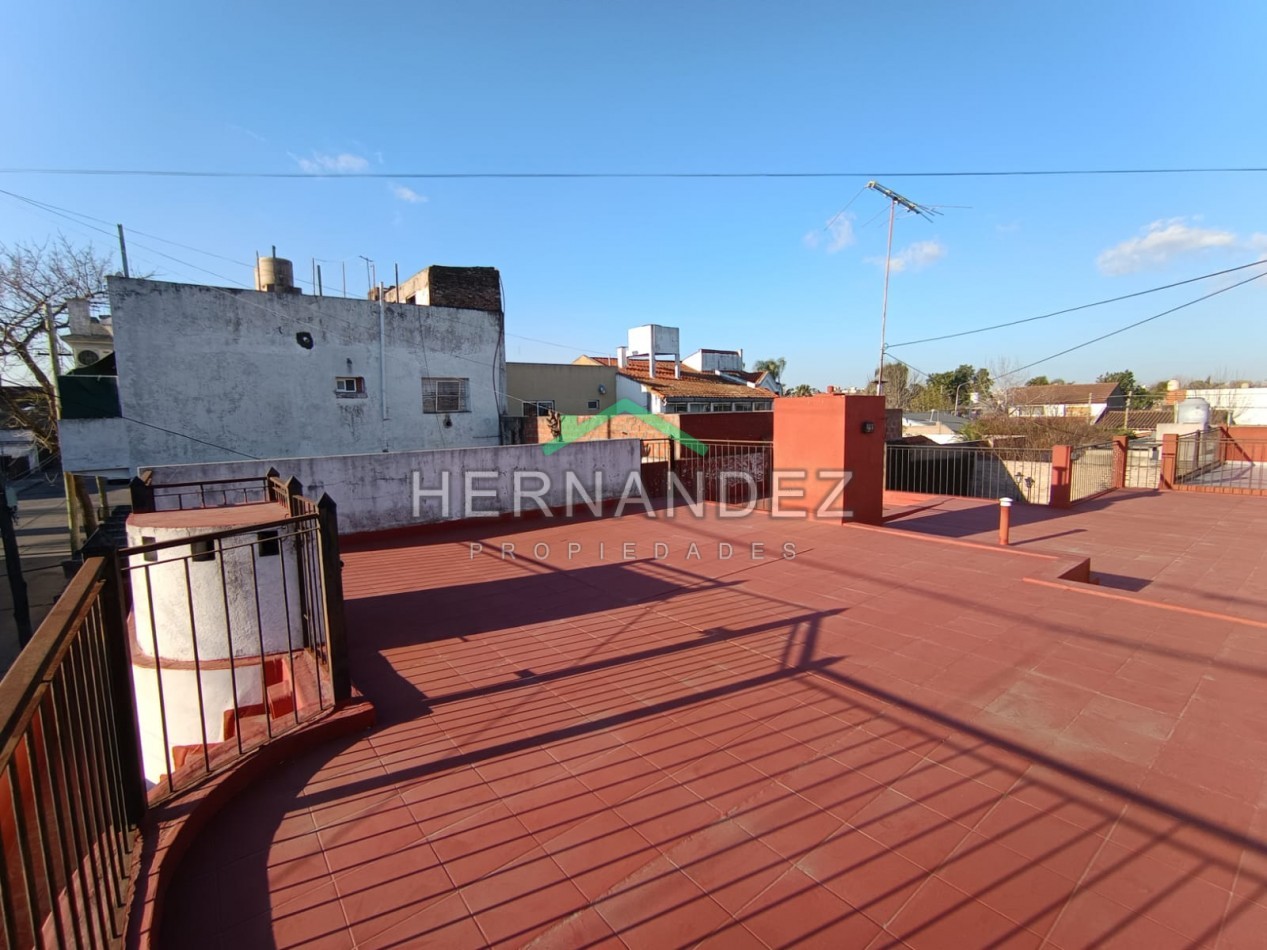 CASA EN VENTA TRES AMBIENTES CASTELAR SUR