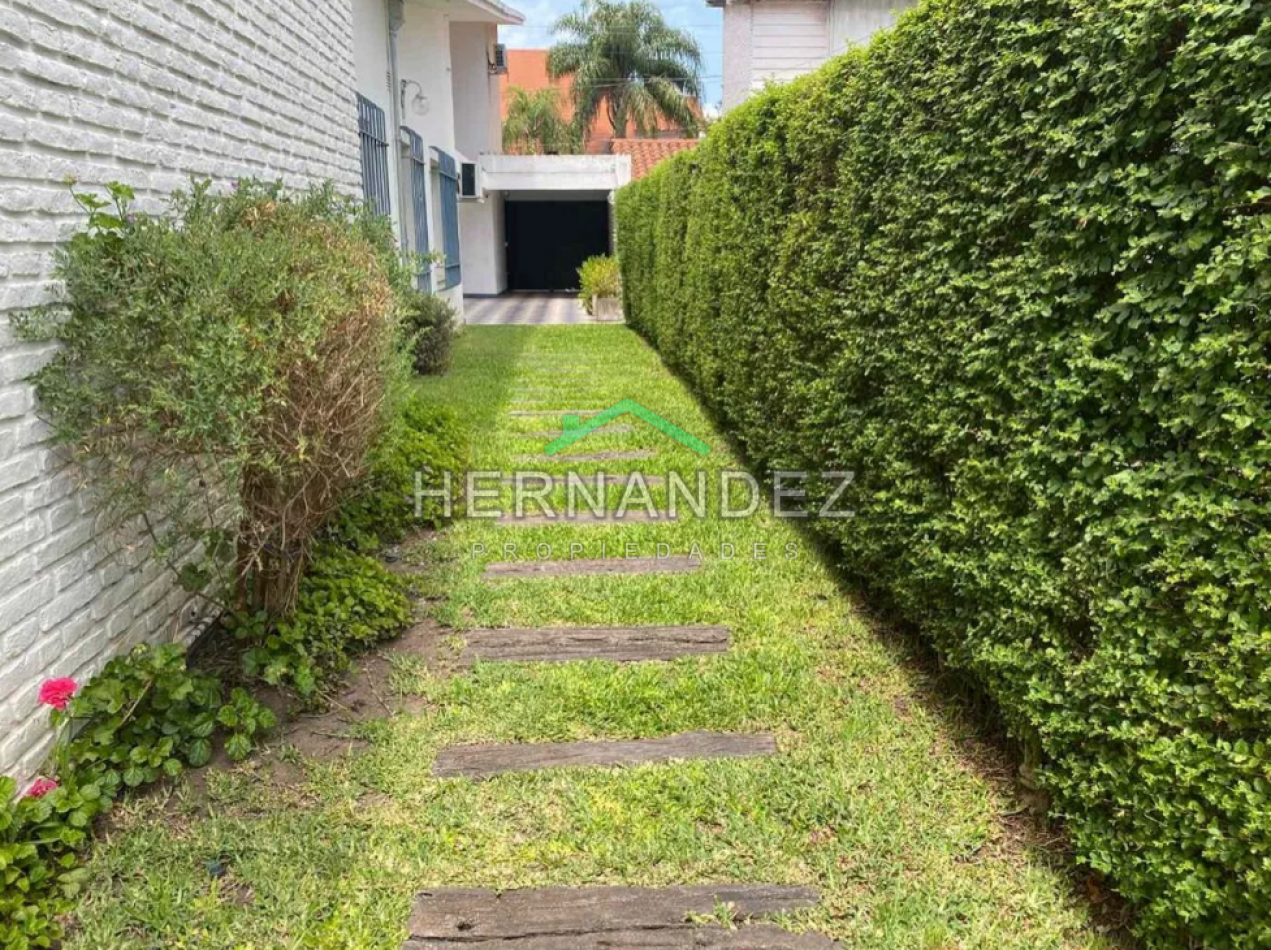 Venta Casa Castelar 5 ambientes Apta Credito