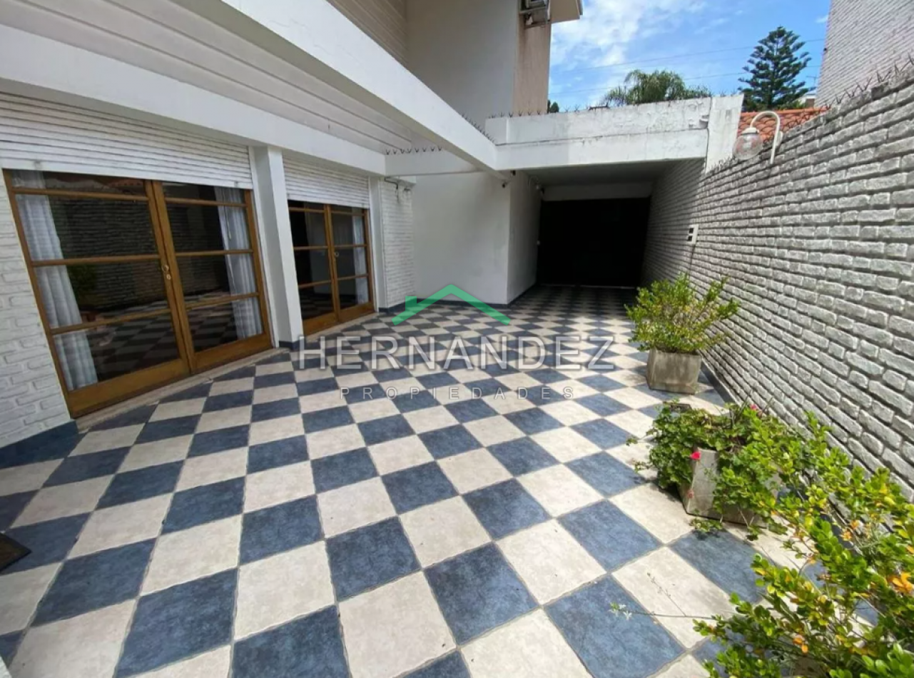 Venta Casa Castelar 5 ambientes Apta Credito
