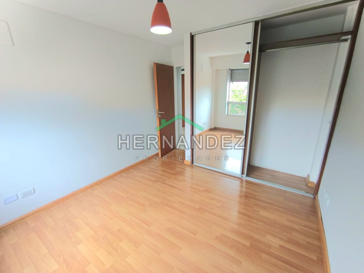 Venta Departamento 2 Ambientes Moron Centro con cochera