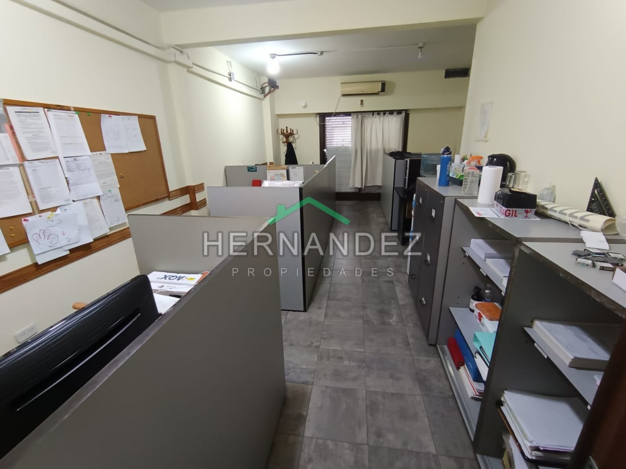 Venta 2 locales comerciales con 3 departamentos