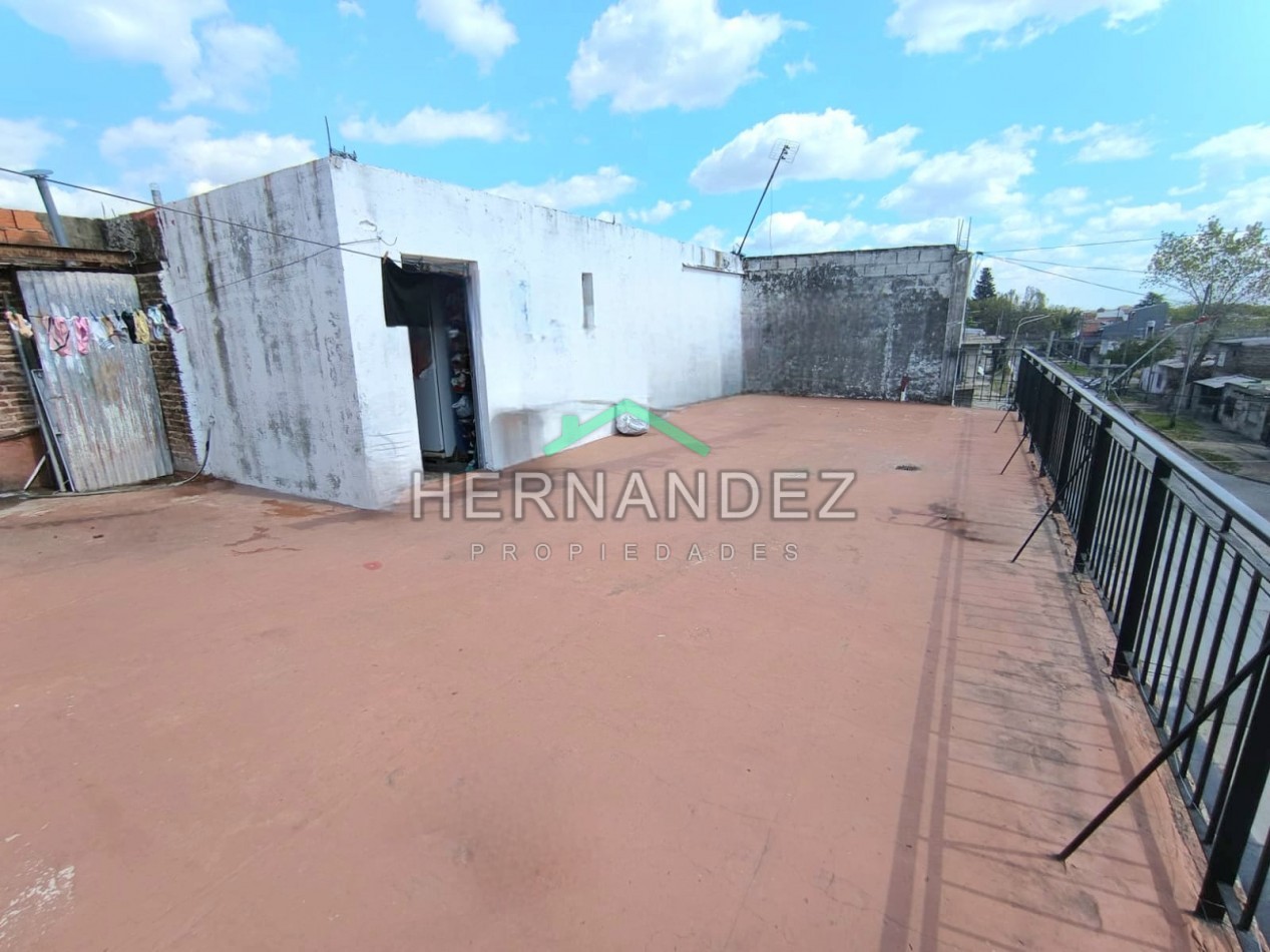 Venta 2 locales comerciales con 3 departamentos