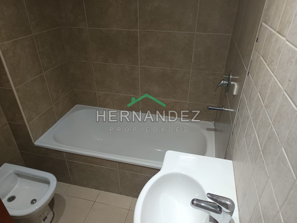 Venta Departamento 2 Ambientes Moron Centro con cochera