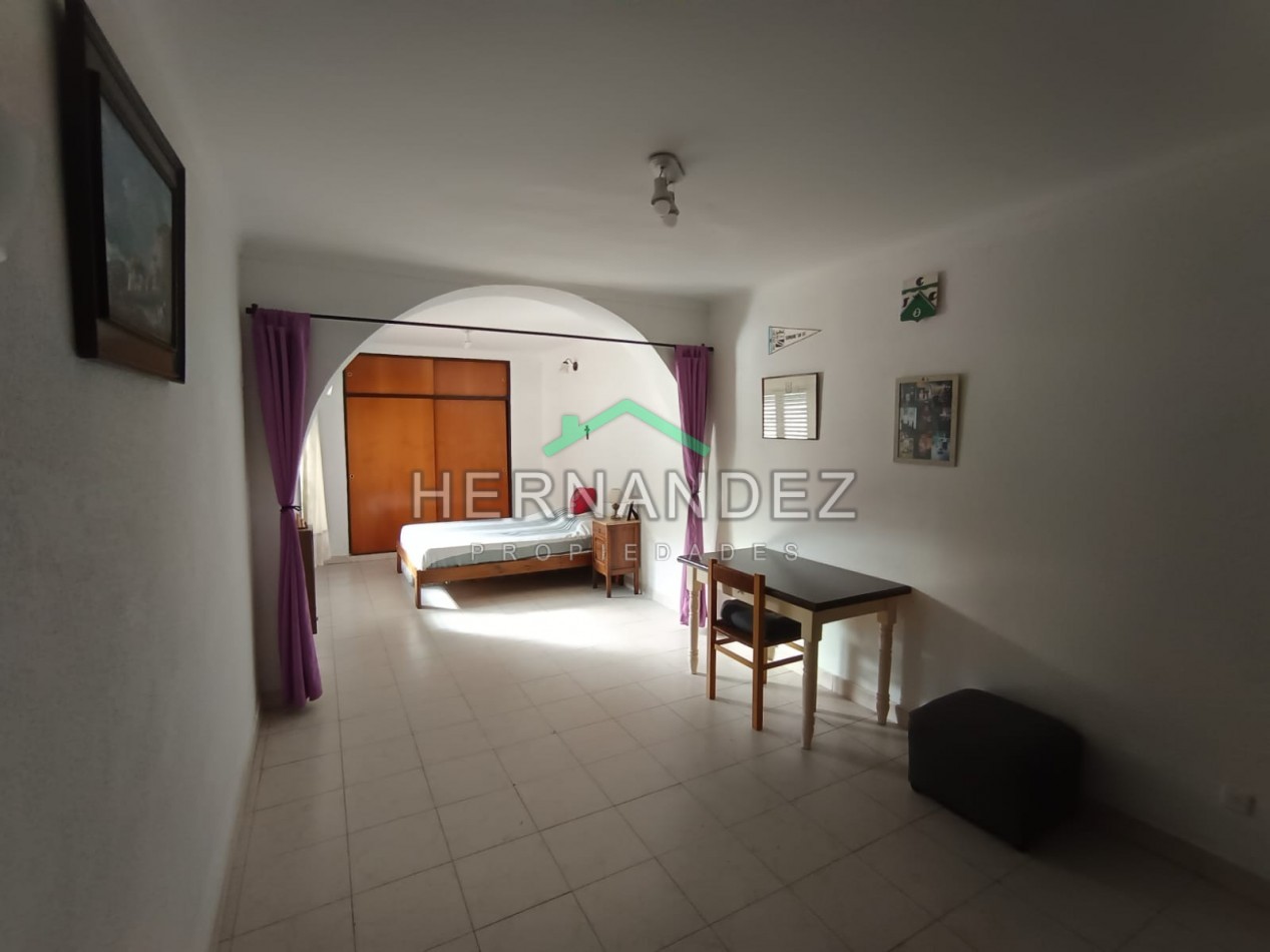 CASA EN VENTA TRES AMBIENTES CASTELAR SUR