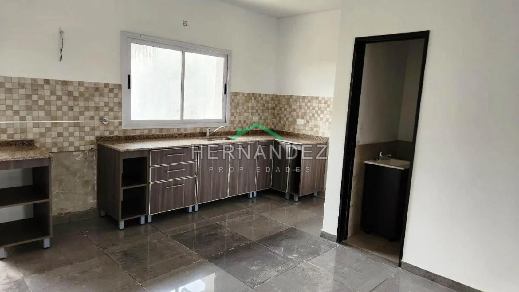 Duplex a Estrenar en Condominio 4 ambientes Ituzaingo Norte