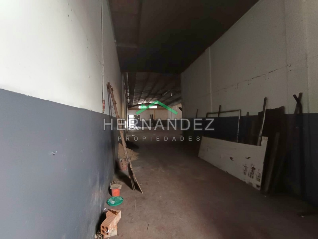 Alquiler Galpon Moron 320m2 Cubiertos sobre Avenida