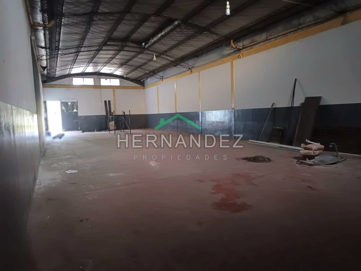 Alquiler Galpon Moron 320m2 Cubiertos sobre Avenida