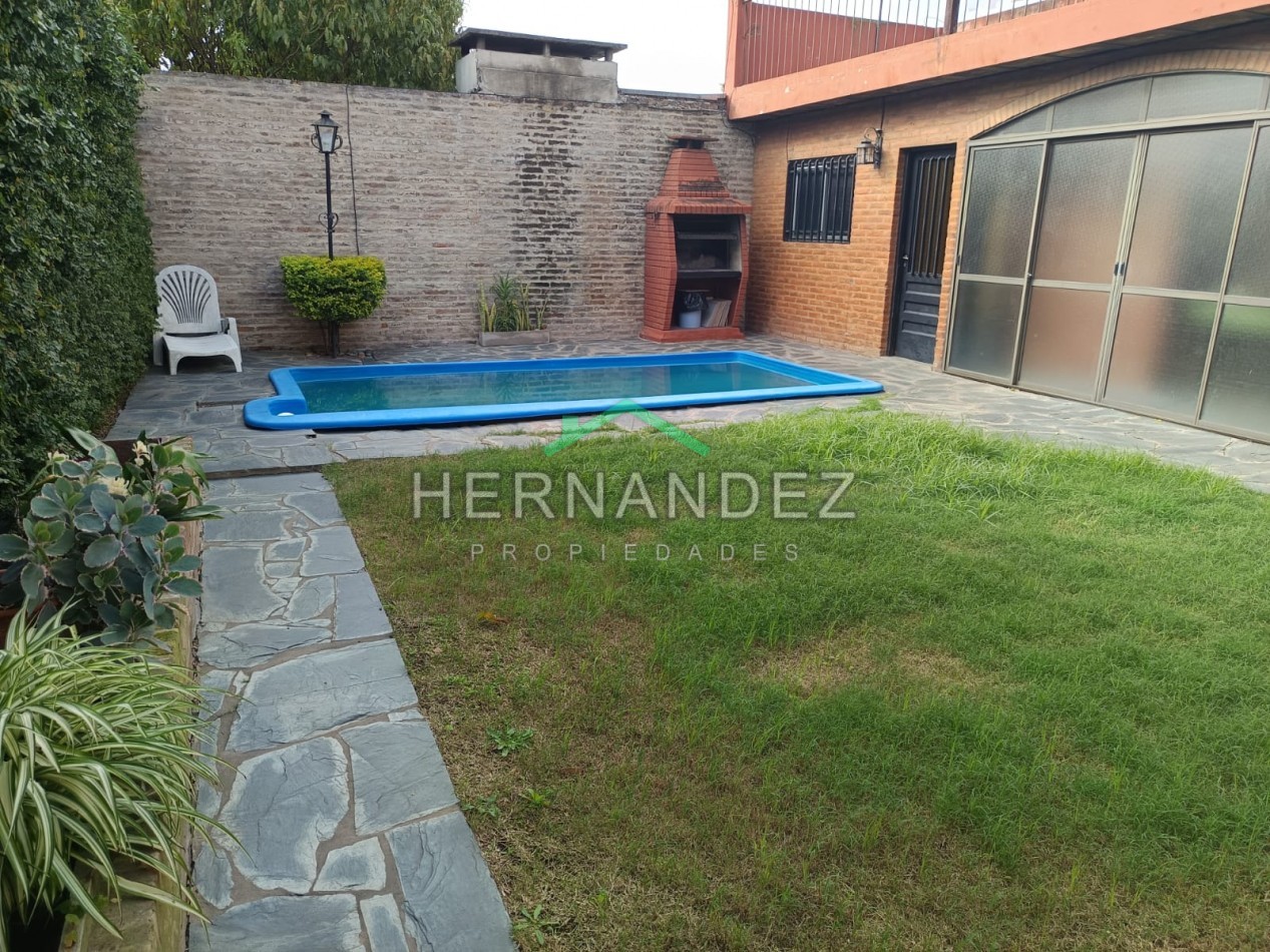 CASA EN VENTA TRES AMBIENTES CASTELAR SUR