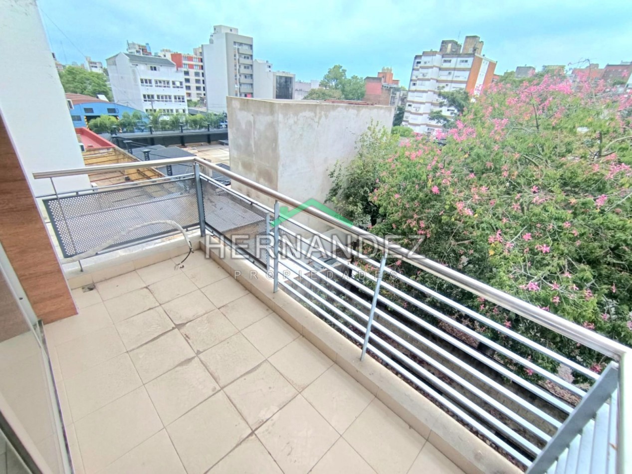 Venta Departamento 2 Ambientes Moron Centro con cochera