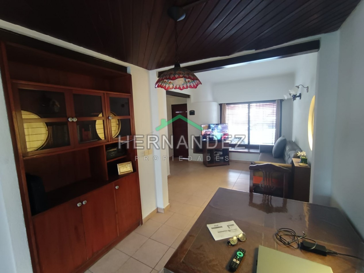 CASA EN VENTA TRES AMBIENTES CASTELAR SUR