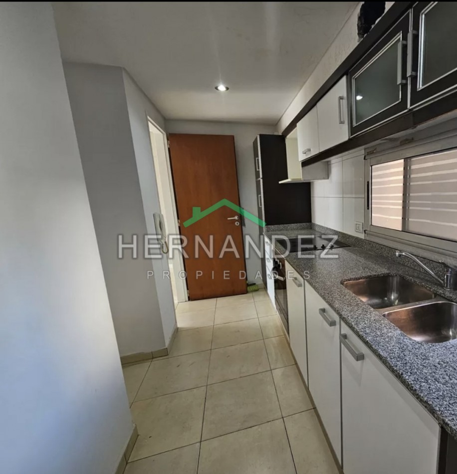 Venta Departamento 2 Ambientes Moron Centro con cochera