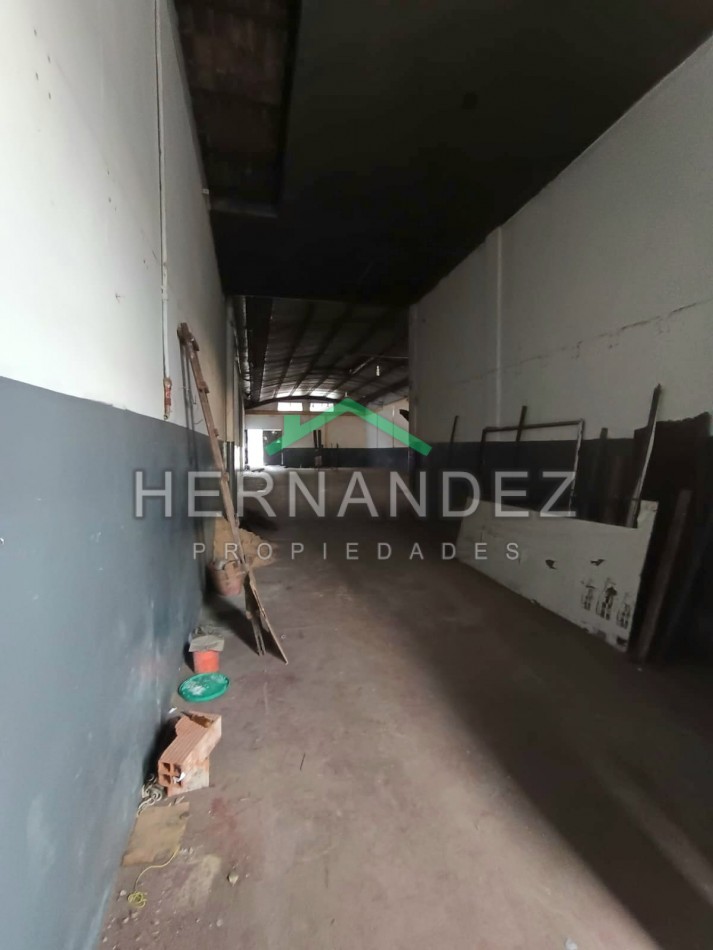 Alquiler Galpon Moron 320m2 Cubiertos sobre Avenida
