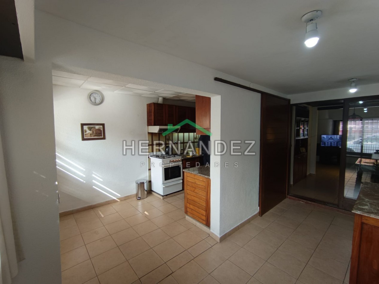 CASA EN VENTA TRES AMBIENTES CASTELAR SUR