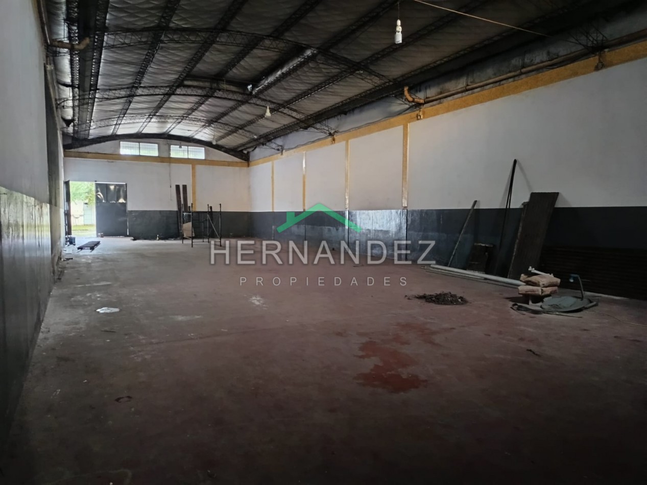 Alquiler Galpon Moron 320m2 Cubiertos sobre Avenida