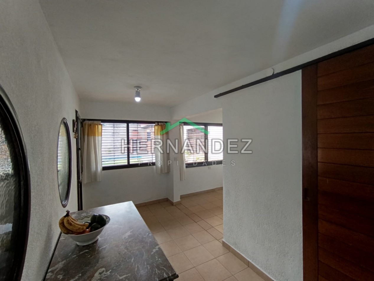 CASA EN VENTA TRES AMBIENTES CASTELAR SUR