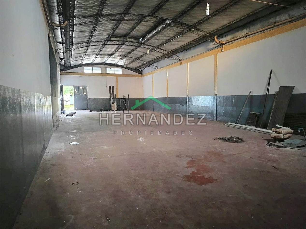 Alquiler Galpon Moron 320m2 Cubiertos sobre Avenida
