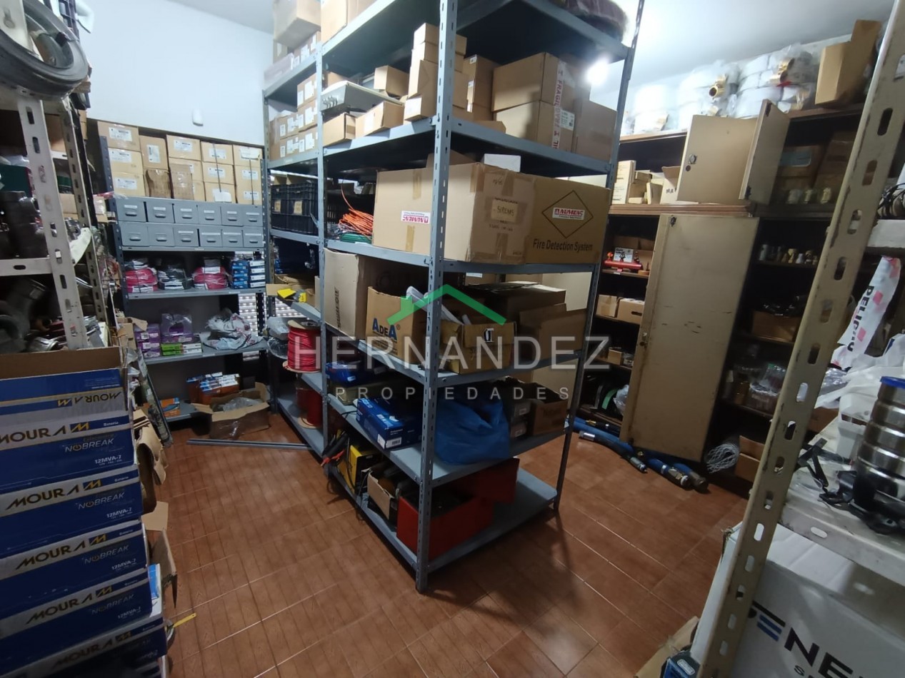 Venta 2 locales comerciales con 3 departamentos