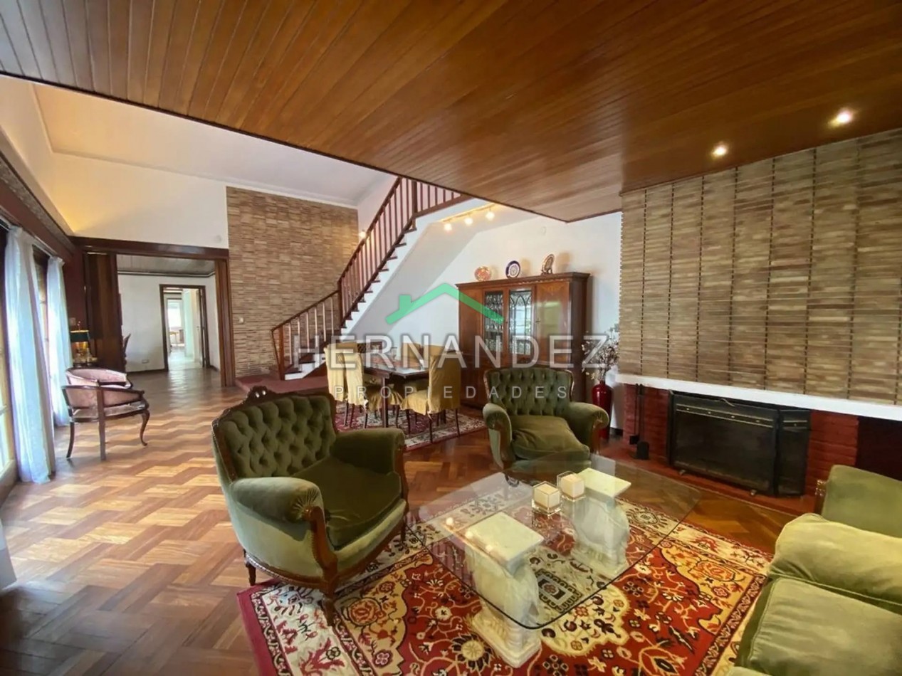 Venta Casa Castelar 5 ambientes Apta Credito