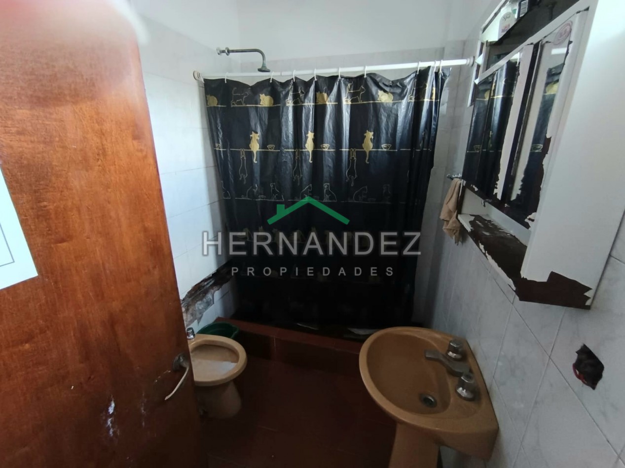 Venta 2 locales comerciales con 3 departamentos