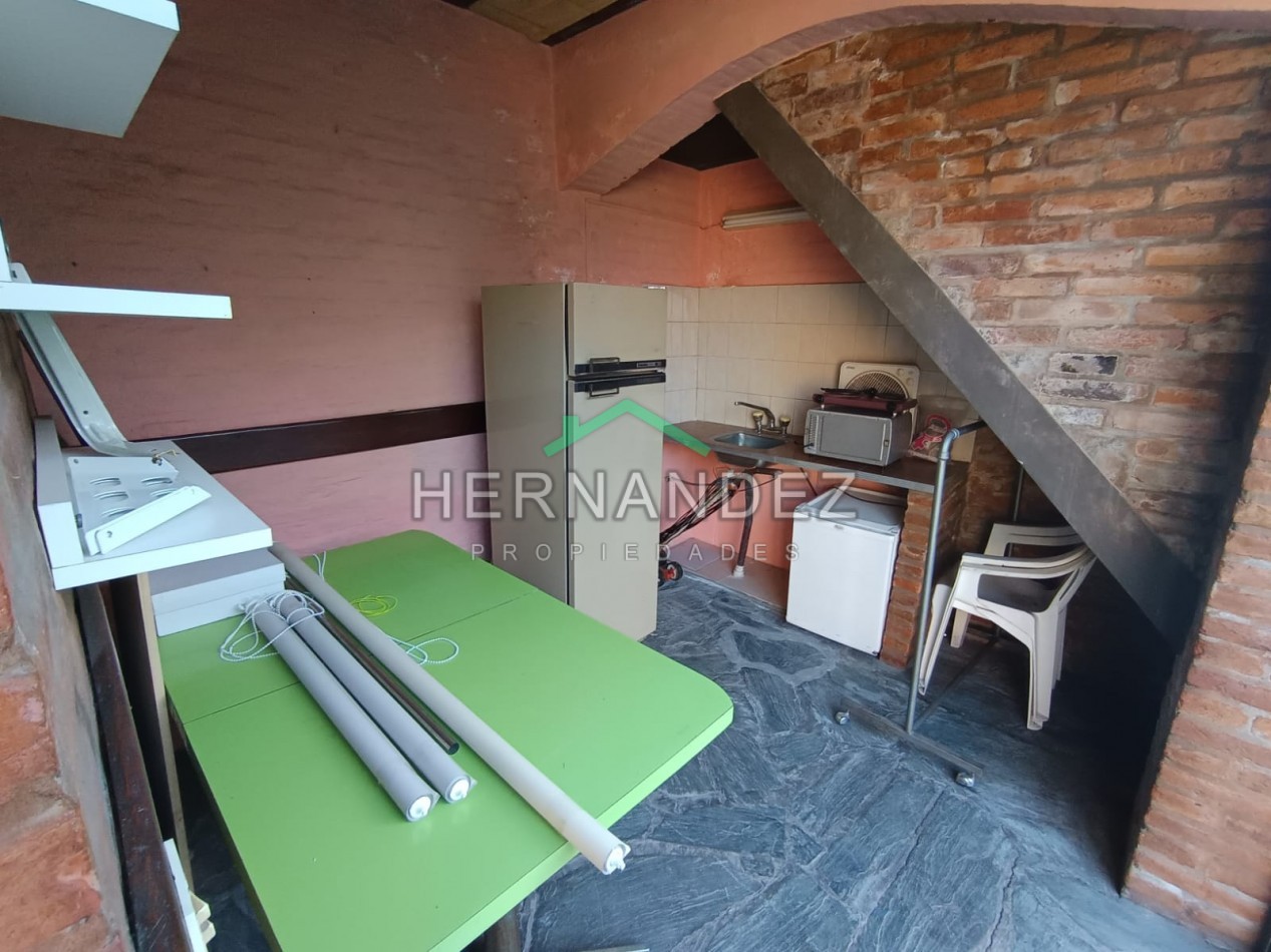 CASA EN VENTA TRES AMBIENTES CASTELAR SUR