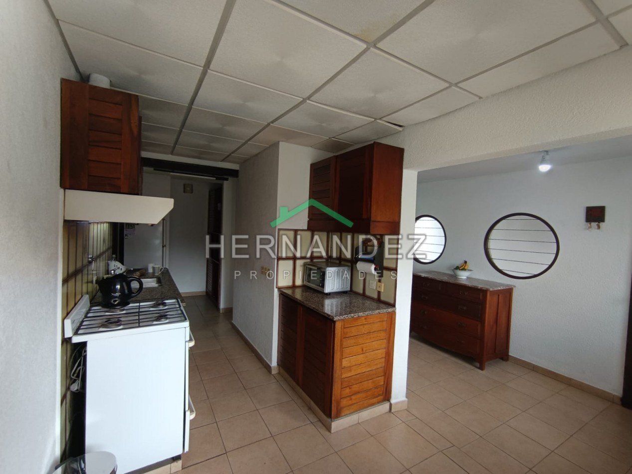 CASA EN VENTA TRES AMBIENTES CASTELAR SUR