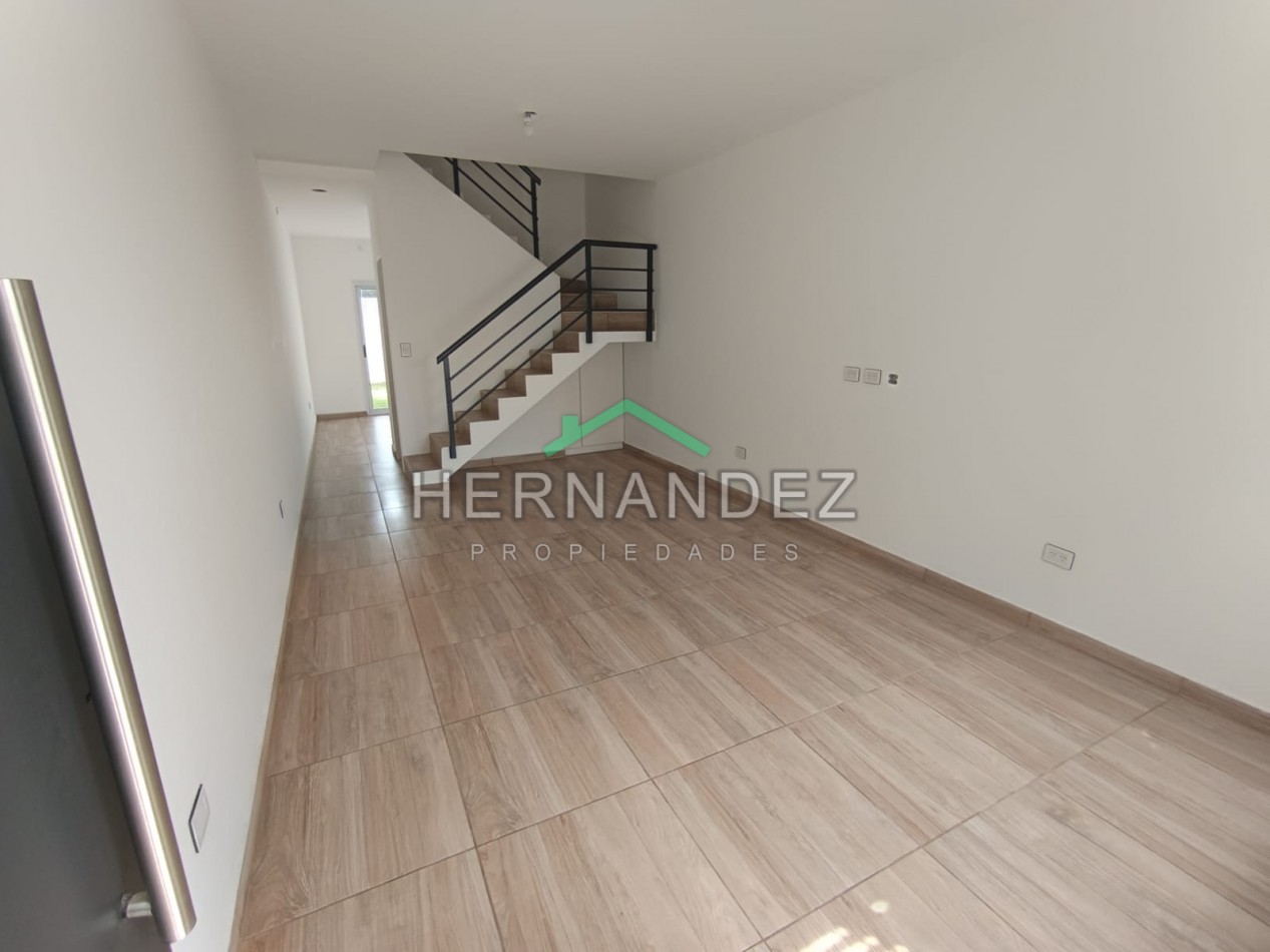 Venta Duplex 3 ambientes con cochera a estrenar Castelar Sur - Apto Credito
