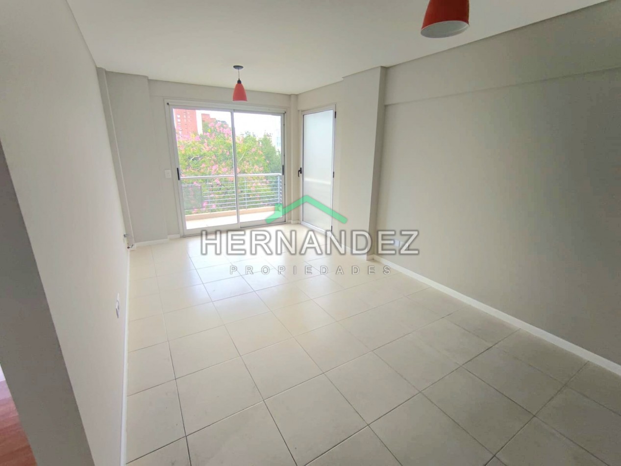 Venta Departamento 2 Ambientes Moron Centro con cochera
