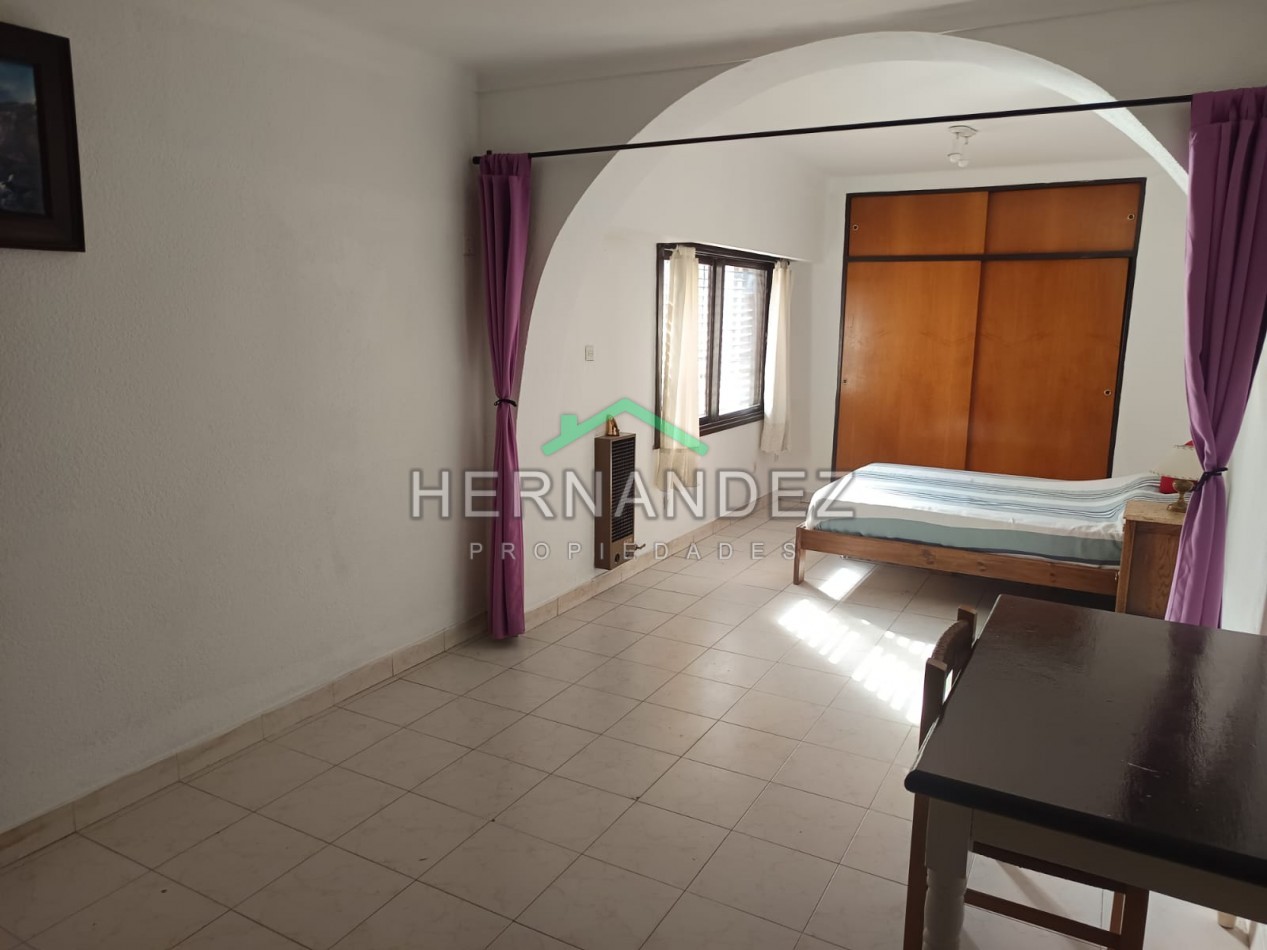 CASA EN VENTA TRES AMBIENTES CASTELAR SUR