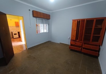 Alquiler 2 ambientes PH Castelar