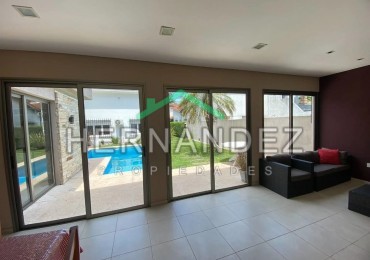 Venta Casa Castelar 5 ambientes Apta Credito