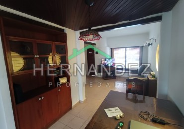 CASA EN VENTA TRES AMBIENTES CASTELAR SUR